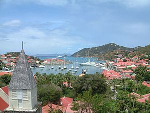Archivo:Gustavia Harbor, Saint-Barthélemy