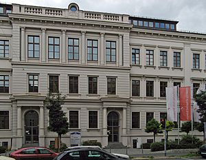 Archivo:Hochschule RheinMain Wiesbaden Bleichstrasse