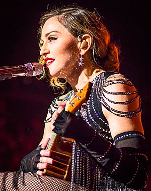 Archivo:Madonna Rebel Heart Tour