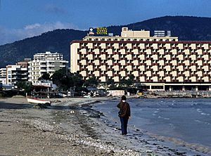 Archivo:Majorca, Palma Nova, Dec 1975