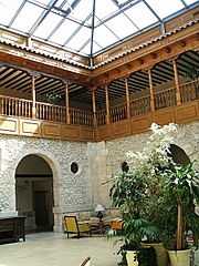 Archivo:Peñafiel -ex Convento de Las Claras 01