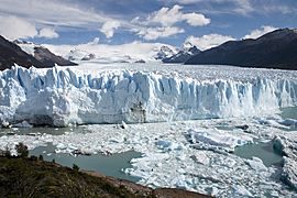 Perito Moreno Glacier Patagonia Argentina Luca Galuzzi 2005.JPG