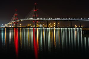 Archivo:Puente de la Constitución de 1812, Cádiz, España, 2015-12-08, DD 21-24 HDR