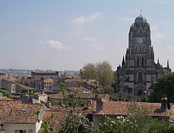 Saintes panorama Saint-Pierre.jpg