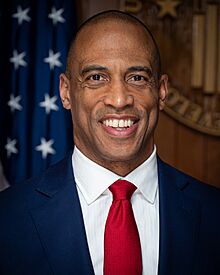 Scott Turner, official portrait (2025).jpg
