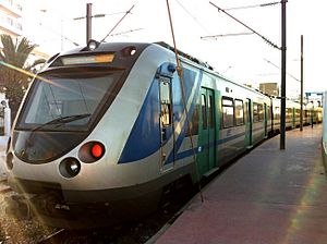 Archivo:Train electrique, SNCFT, Sousse 2012