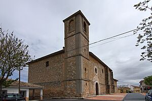 Archivo:Villares del Sanz, Iglesia de Santa Eulalia de Mérida, torre