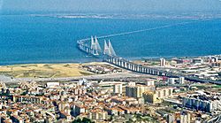 Vista Aérea de Sacavém e da Ponte Vasco da Gama - Portugal (4276474786).jpg