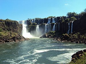 Archivo:Vista del Salto San Martín, Parque Nacional Iguazú, Argentina