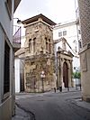 Vista del alminar árabe y de la portada de la iglesia de San Juan de los Caballeros de Córdoba.JPG