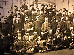 Archivo:129 mNACTEC, la Fàbrica Tèxtil, treballadors