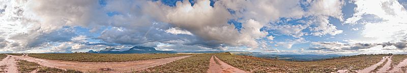 Archivo:360 Panoramic view from Kavanayen - Canaima National Park