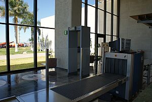 Archivo:Aeropuerto de Los Mochis 6