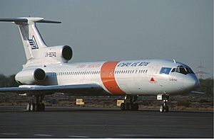 Archivo:Atyrau Air Ways Tupolev Tu-154B-2 Faerberg
