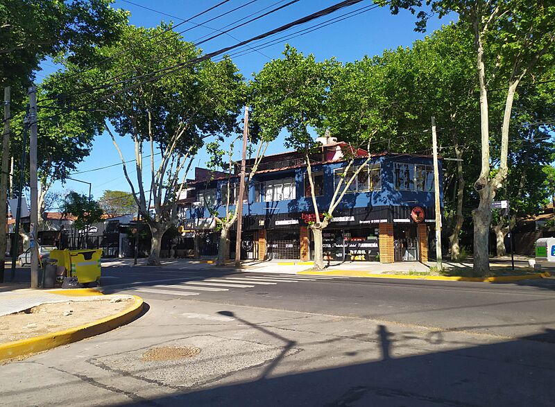 Av de mayo villa adelina