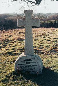 Archivo:Doyle Arthur Conan grave