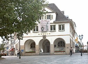 Archivo:Erkenbertmuseum
