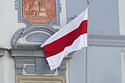 Archivo:Flag of Belarus in Budejovice