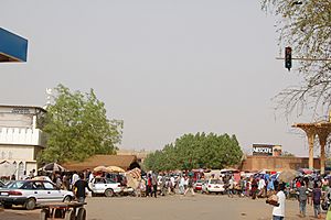 Archivo:Grand marche niamey 2006