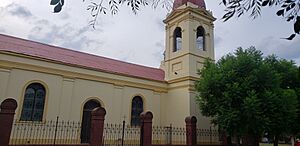 Archivo:IGLECIA CARMEN DEL SAUCE LATERAL
