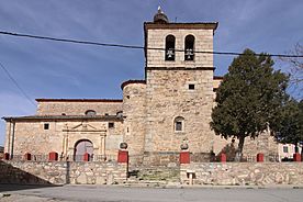 Archivo:Iglesia de Nuestra Señora de la Asunción, Losana de Pirón, fachada principal