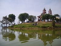 Archivo:Isla en la laguna de Zumpango