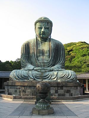 Archivo:Kamakura Budda Daibutsu front 1885