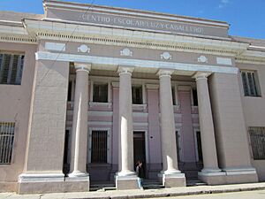 Archivo:Luz y Caballero Middle School