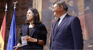 Archivo:Maria Blasco recibe la Distinción al Mérito Científico de manos del presidente de la Generalitat Valenciana, Ximo Puig