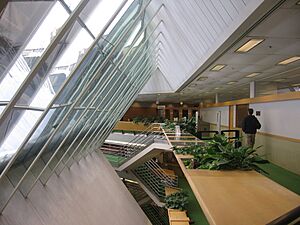 Archivo:Michigan Law Library Extension