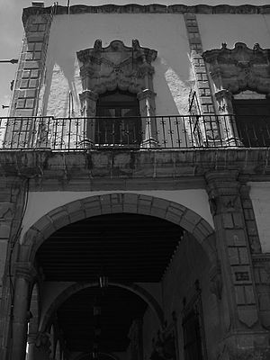 Archivo:Palacio de Zambrano, fachada oriente