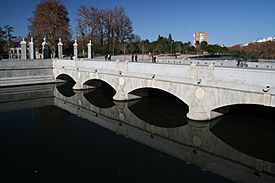 Puente del Rey - Madrid.JPG