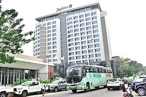 Archivo:Radison Blu de Brazzaville