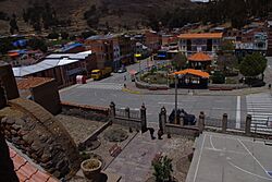 SantiagodeHuataPlaza.jpg