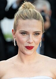 Archivo:Scarlett Johansson 293 (cropped2)