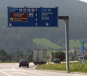 Archivo:Segnaletica bilingue AltoAdige