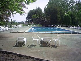 Archivo:Termas de Quinamávida. - panoramio - R.A.T.P. (2)