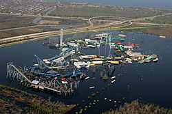 Archivo:Aerial view of SFNO after Hurricane Katrina