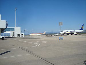 Archivo:Aeropuerto de Castellón-Costa Azahar (España)