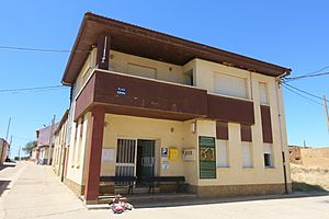 Archivo:Ayuntamiento de Quintanilla del Monte