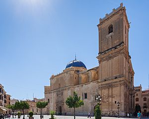 Archivo:Basílica de Santa María, Elche, España, 2014-07-05, DD 03