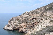Bateria de la Podadera Vista general y antiguo faro del puerto de Cartagena