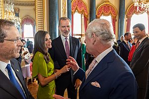 Archivo:Buckingham Palace reception (52873655718)