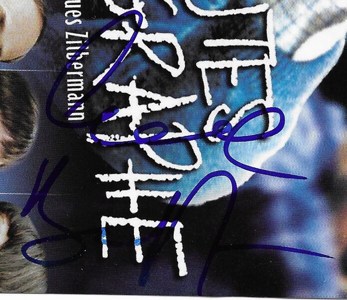 Carole Bouquet signature