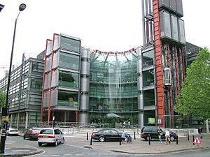 Archivo:Channel 4 Building - Horseferry Road - London - 310504