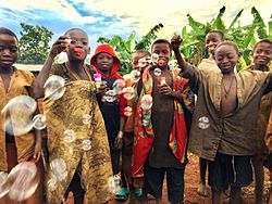 Children Burundi (28032630089).jpg