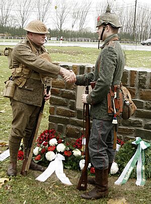 Archivo:Christmas Truce memorial ceremony 2008