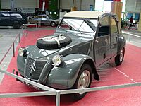 Archivo:Citroën 2CV Sahara vue avant.