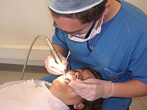 Archivo:Clinica Odontologia Universidad de Chile