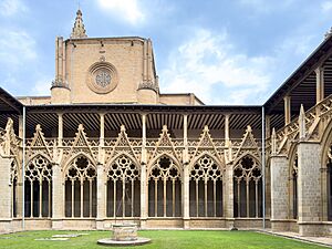 Archivo:Cloister of the Cathedral of Pamplona 05